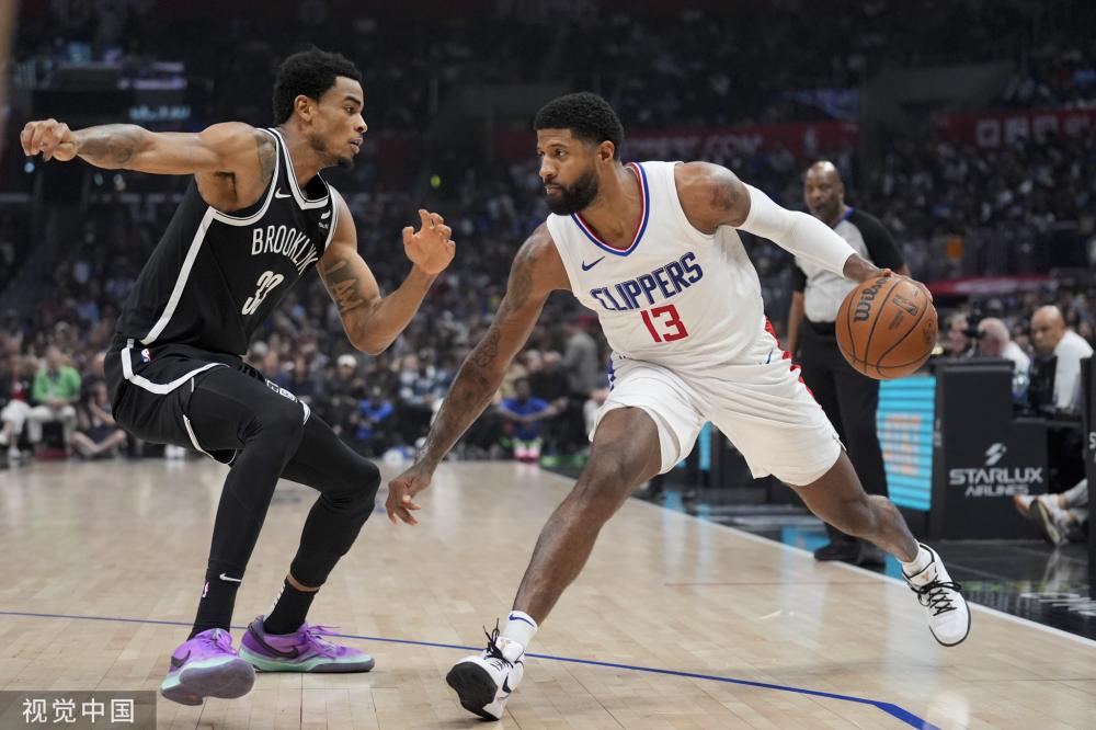 员几乎紧随 员几乎紧随