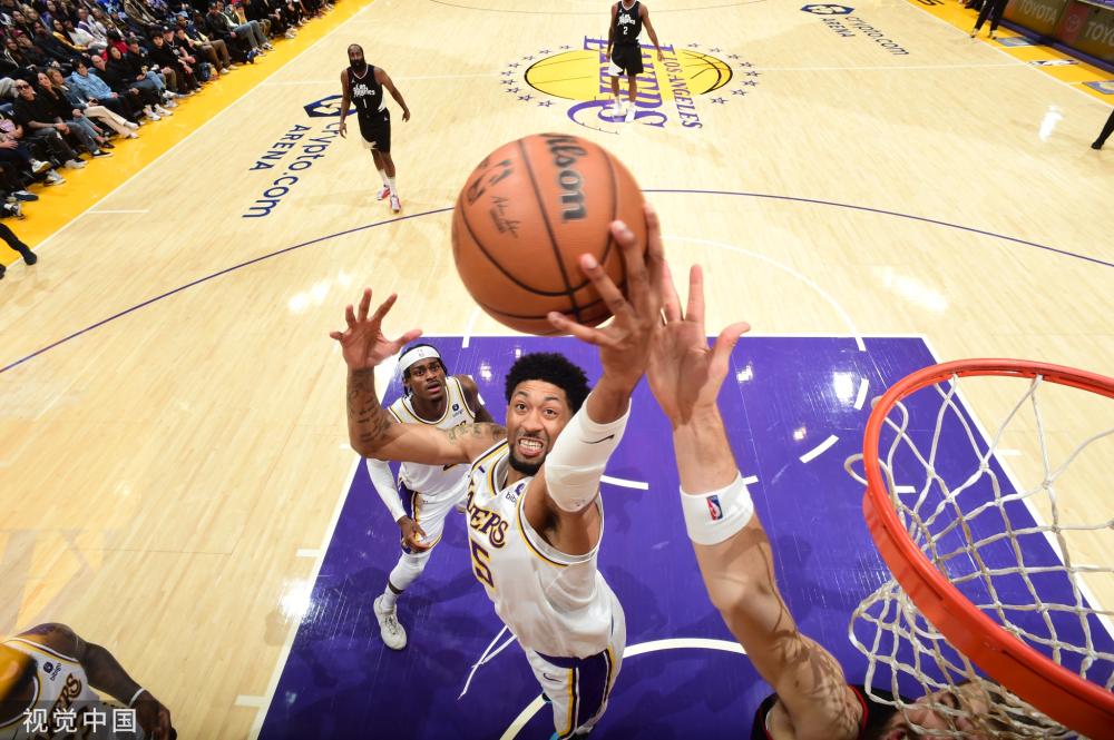 并导致丢球 并导致丢球